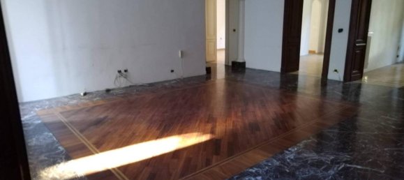 5غرفة شقة في Turin, Italy رقم 26374 12