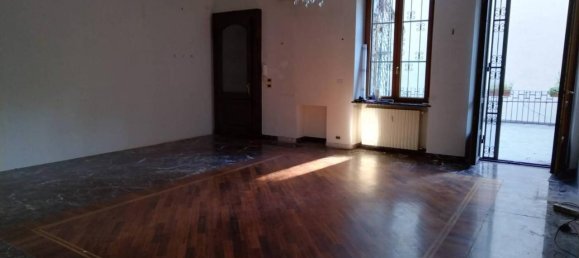 5غرفة شقة في Turin, Italy رقم 26374 15