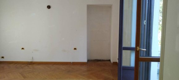 5غرفة شقة في Turin, Italy رقم 26374 32