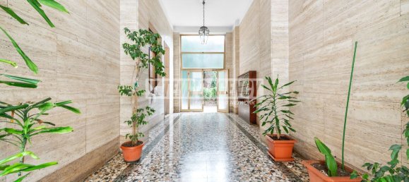 Studio in Milan, Italy No. 339065 10