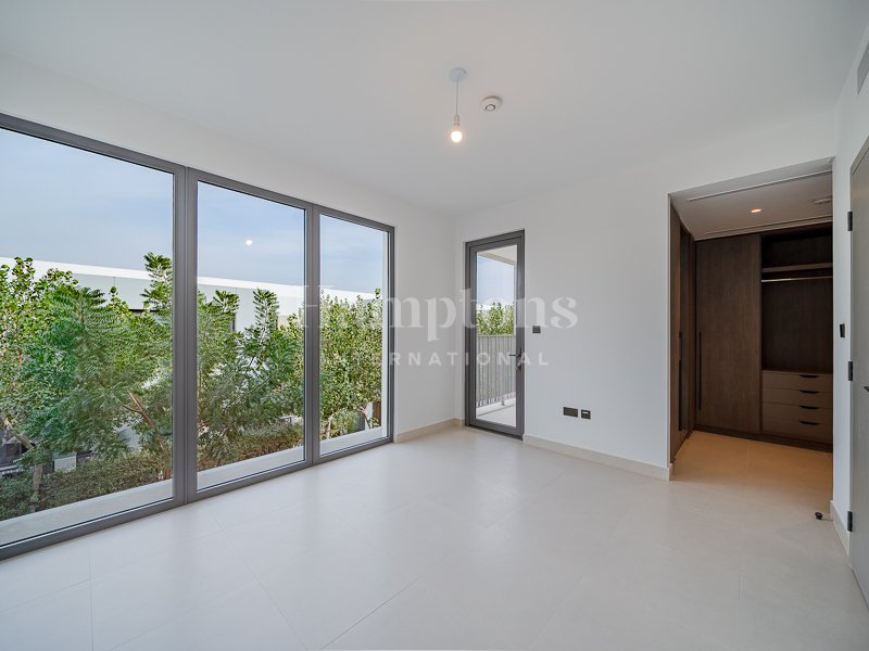 Villa de 5 dormitorios en Tilal Al Ghaf, UAE No. 120220