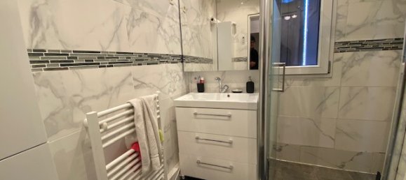 3 bedrooms House in Bobigny, France No. 170947 3