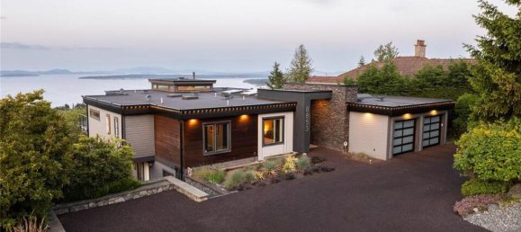 5 bedrooms House in British Columbia, Canada No. 1331 9