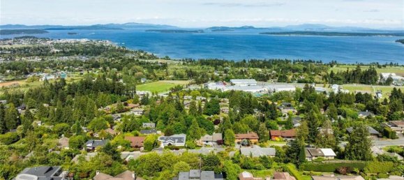 5 bedrooms House in British Columbia, Canada No. 1331 5