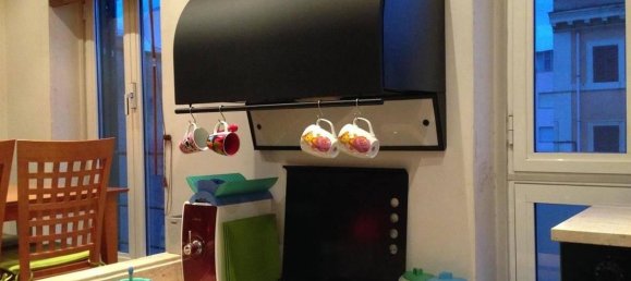 2-salle Appartement à Rome, Italy No. 19530 17