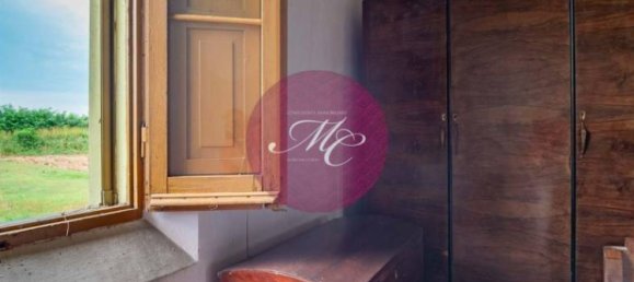 4 bedrooms House in Ravenna, Italy No. 213658 3