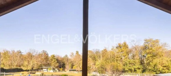 4 bedrooms Villa in Porto Valtravaglia, Italy No. 236122 2