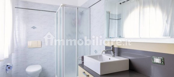 4 bedrooms Villa in Porto Valtravaglia, Italy No. 236122 10