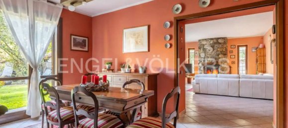 4 bedrooms Villa in Porto Valtravaglia, Italy No. 236122 3