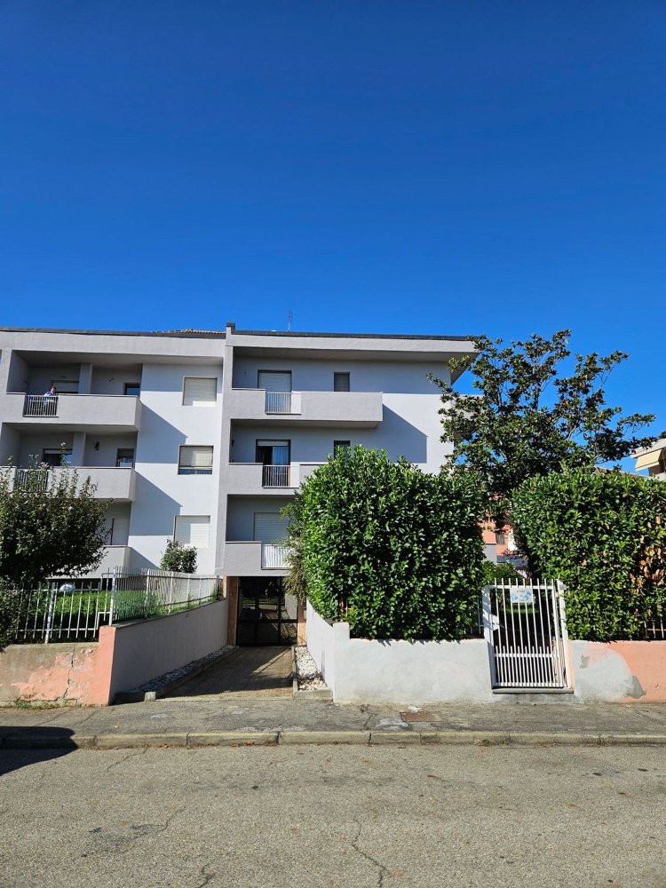 4 rooms Apartment in Asti, Italy No. 216982