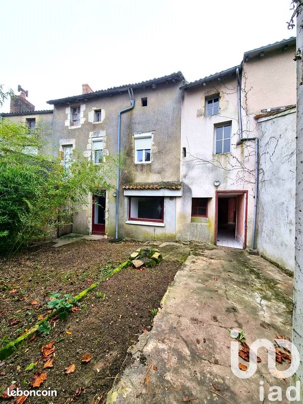 Casa de 8 habitaciónes en Thenezay, France No. 287744