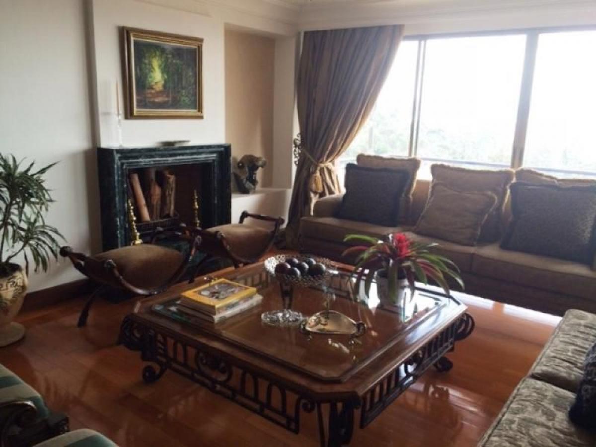 3 bedrooms House in Bogota, Colombia No. 11033