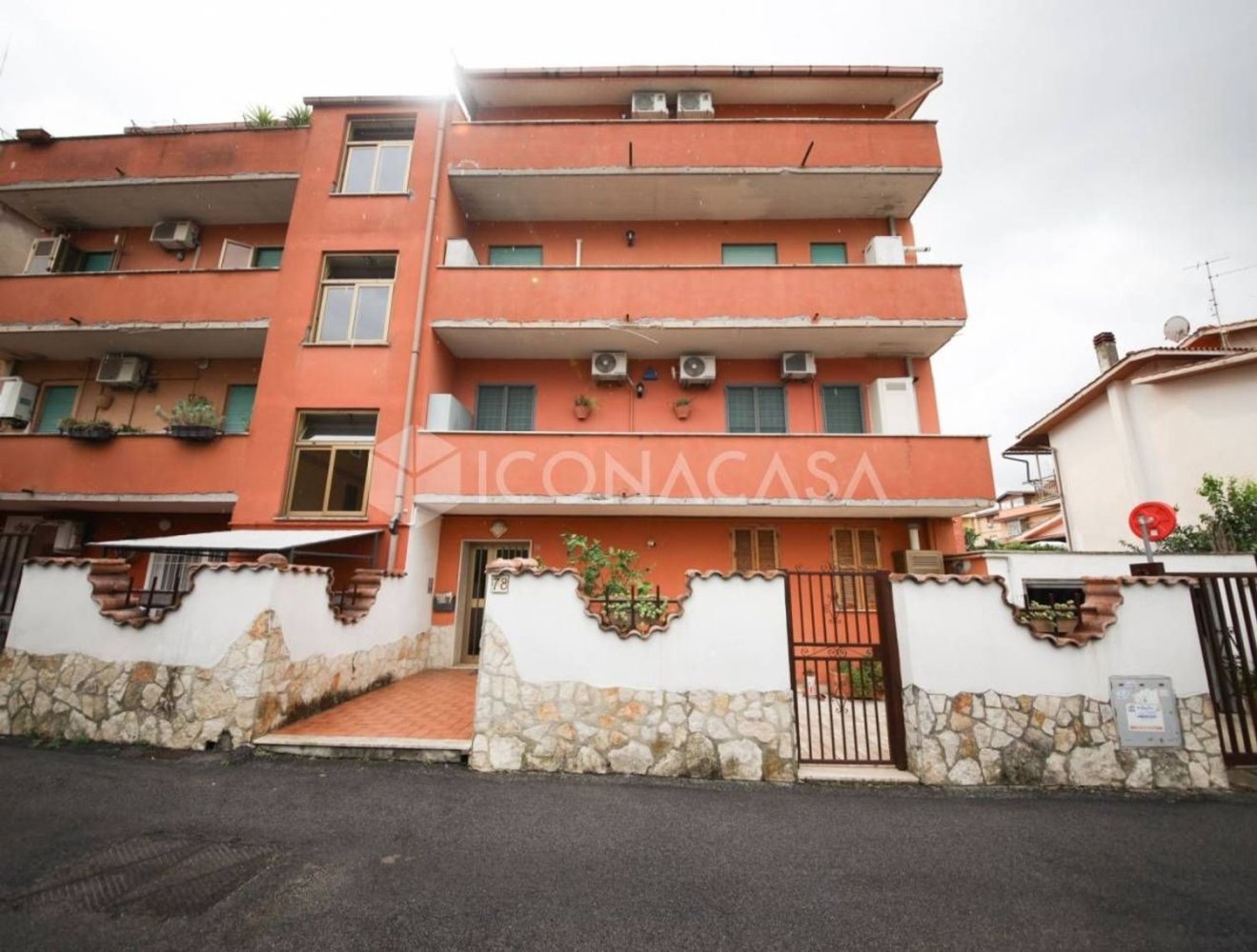 2 Schlafzimmer Wohnung in Rome, Italy, Nr. 332013