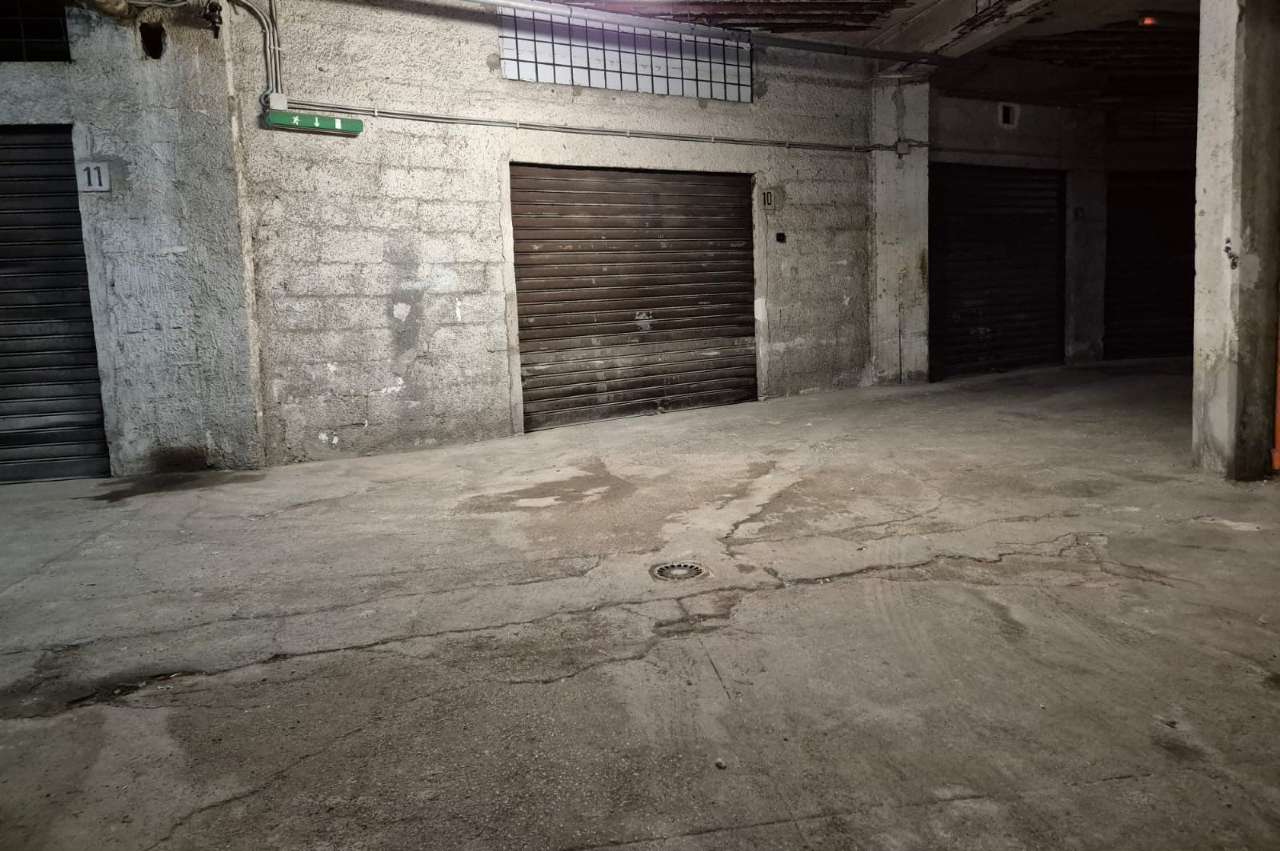 1-salle Garage à Palermo, Italy No. 39069