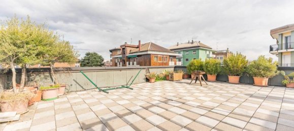 3-Zimmer Penthouse in Bresso, Italy, Nr. 32045 74