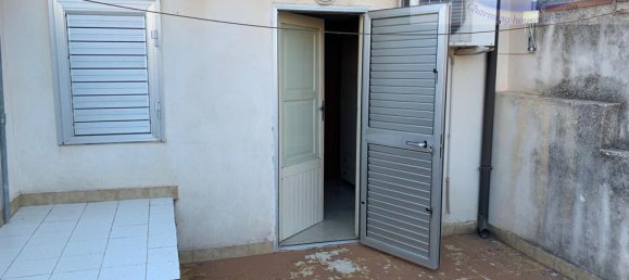 Дом с 2 комнатами в Джарратана, Италия № 235611 17