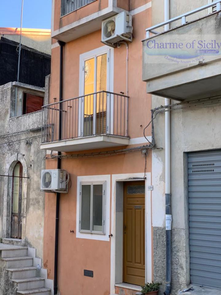 Дом с 2 комнатами в Джарратана, Италия № 235611