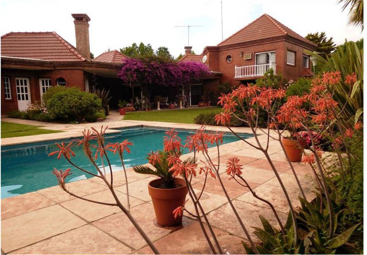 3 bedrooms House in Moreno, Argentina No. 3624