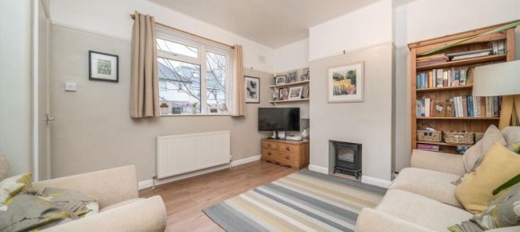 4 bedrooms House in Surbiton, United Kingdom No. 10232 8