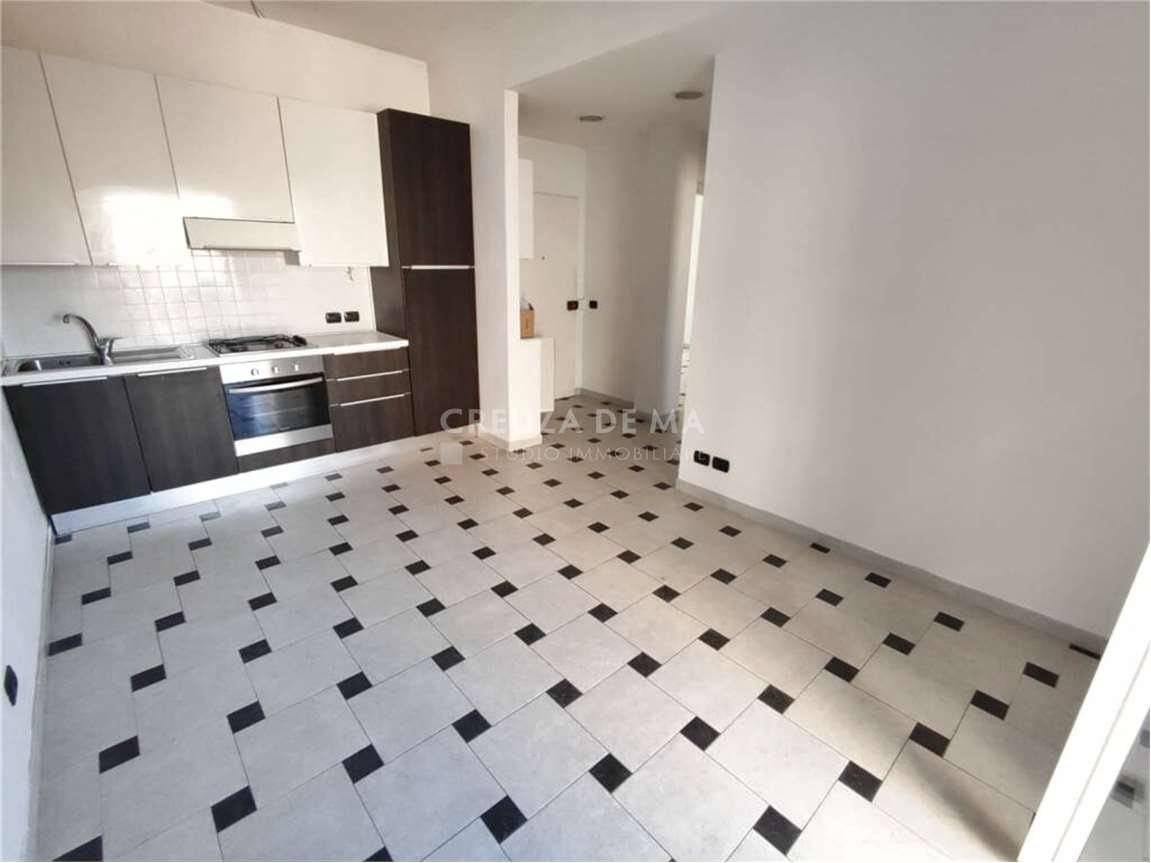 Apartamento de 2 dormitorios en Rapallo, Italy No. 302570