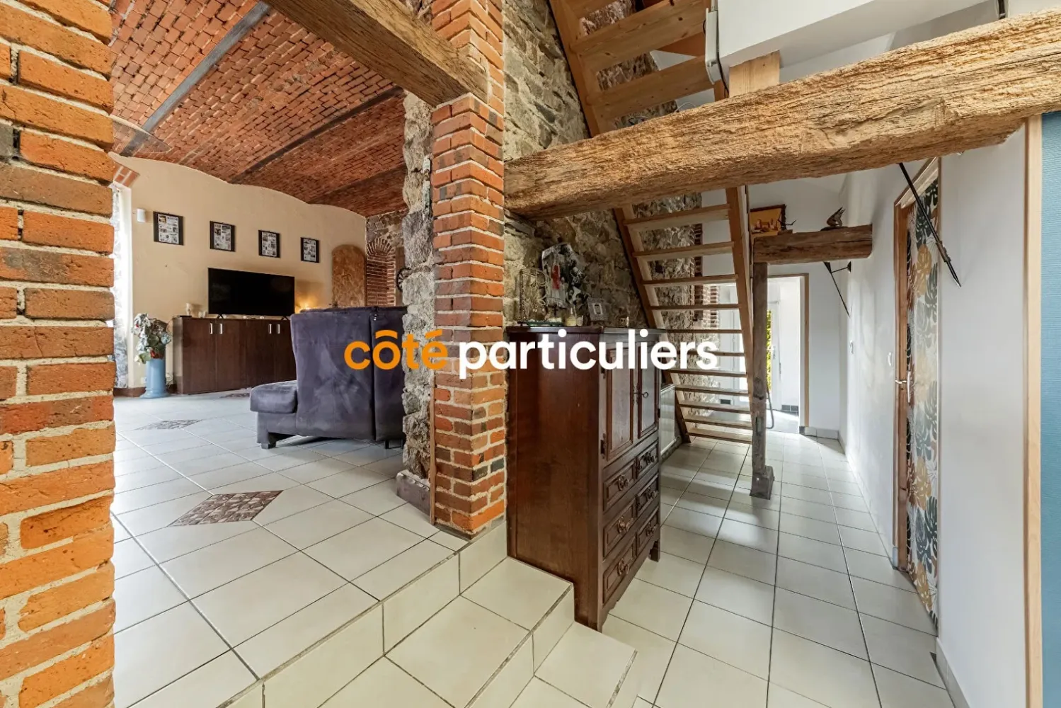 5 bedrooms House in Argentre-du-Plessis, France No. 319181