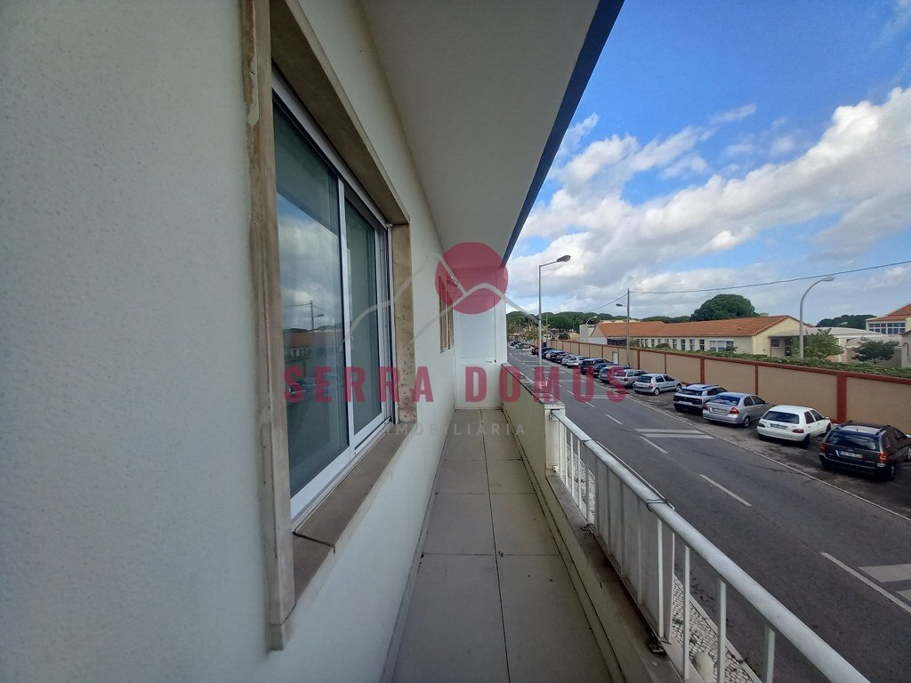 4 bedrooms Apartment in Almada, Portugal No. 87319