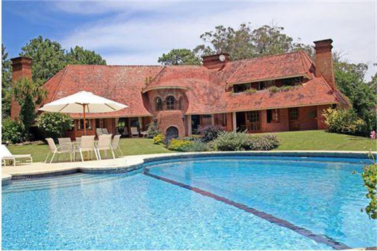 5 bedrooms House in Punta del Este, Uruguay No. 350