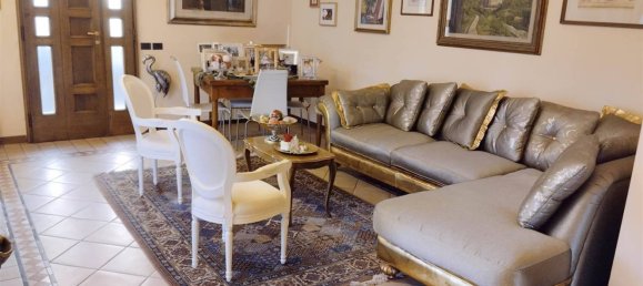 5 bedrooms Villa in Pistoia, Italy No. 220920 21