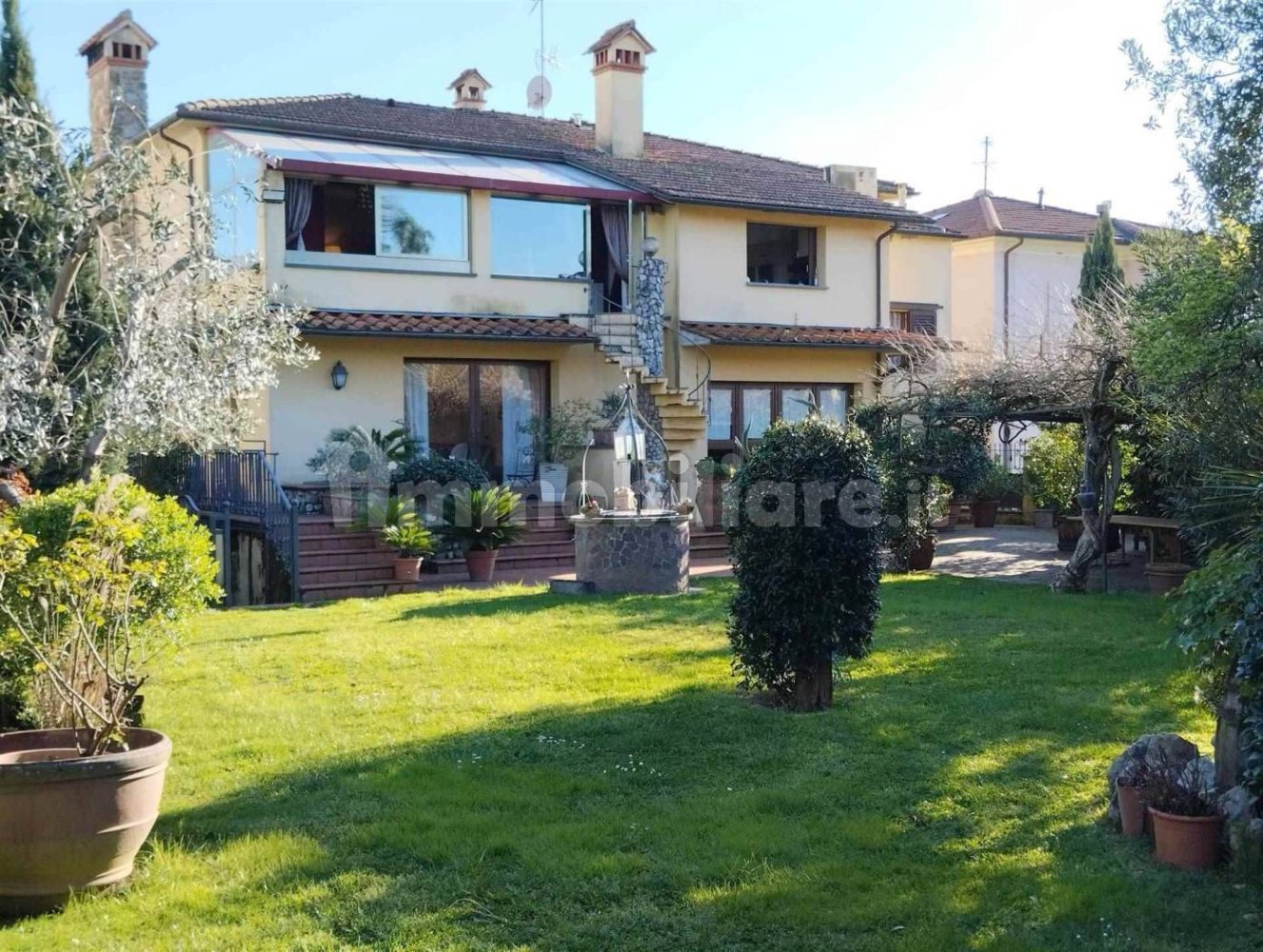 5 bedrooms Villa in Pistoia, Italy No. 220920