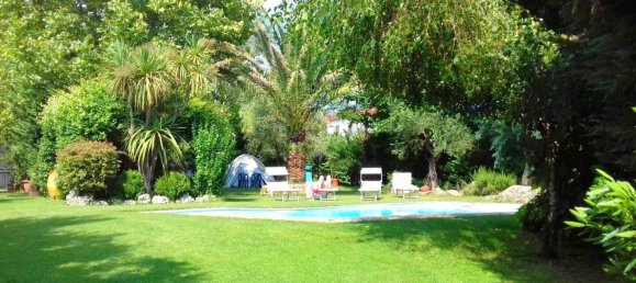 5 bedrooms Villa in Pistoia, Italy No. 220920 3