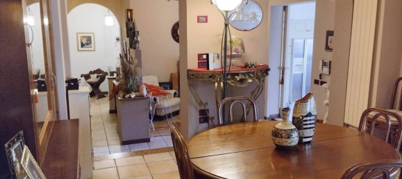 5 bedrooms Villa in Pistoia, Italy No. 220920 10