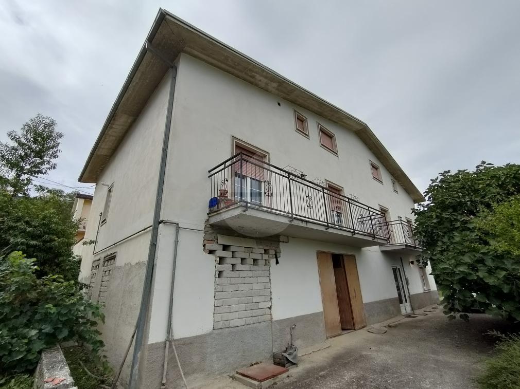 11-Zimmer Haus in L'Aquila, Italy, Nr. 154484