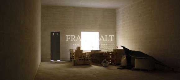 Entrepôt à Mqabba, Malta 230m² No. 12588 4
