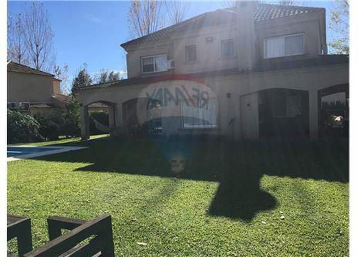 4 bedrooms House in Pilar, Argentina No. 6347