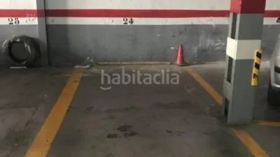 Garage in Santa Coloma de Gramenet, Spain 9m², Nr. 166284