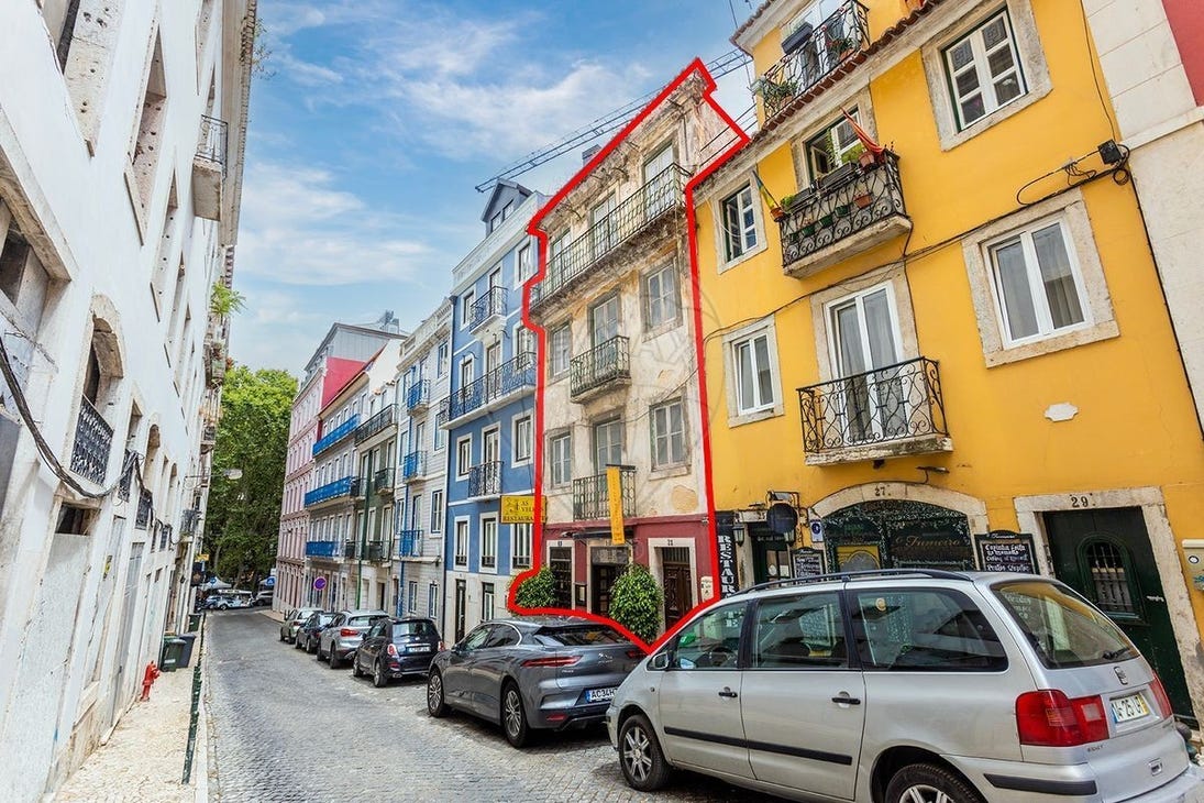 405m² Commercial property in Lisbon, Portugal No. 222765