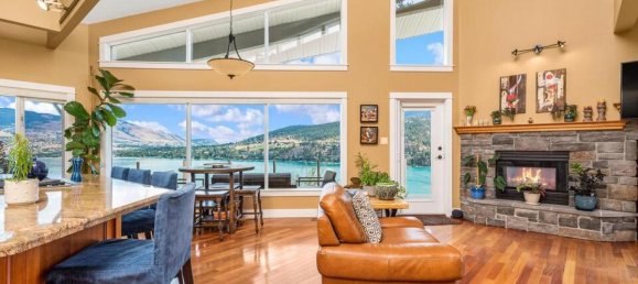 3 bedrooms House in British Columbia, Canada No. 1115 5