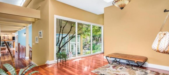 3 bedrooms House in British Columbia, Canada No. 1115 2