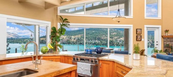 3 bedrooms House in British Columbia, Canada No. 1115 10