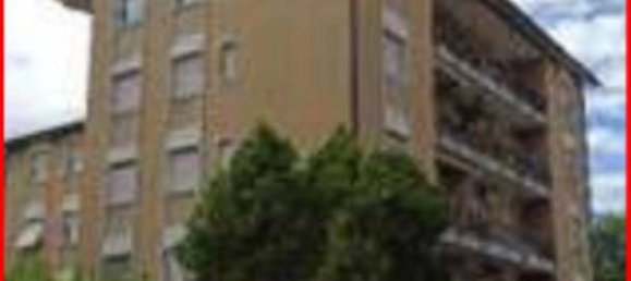 4-salle Appartement à Monza, Italy No. 3763 16