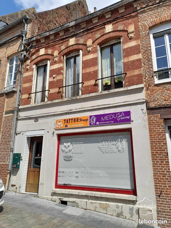  عقار تجاري في Vervins, France 200متر مربع رقم 152874