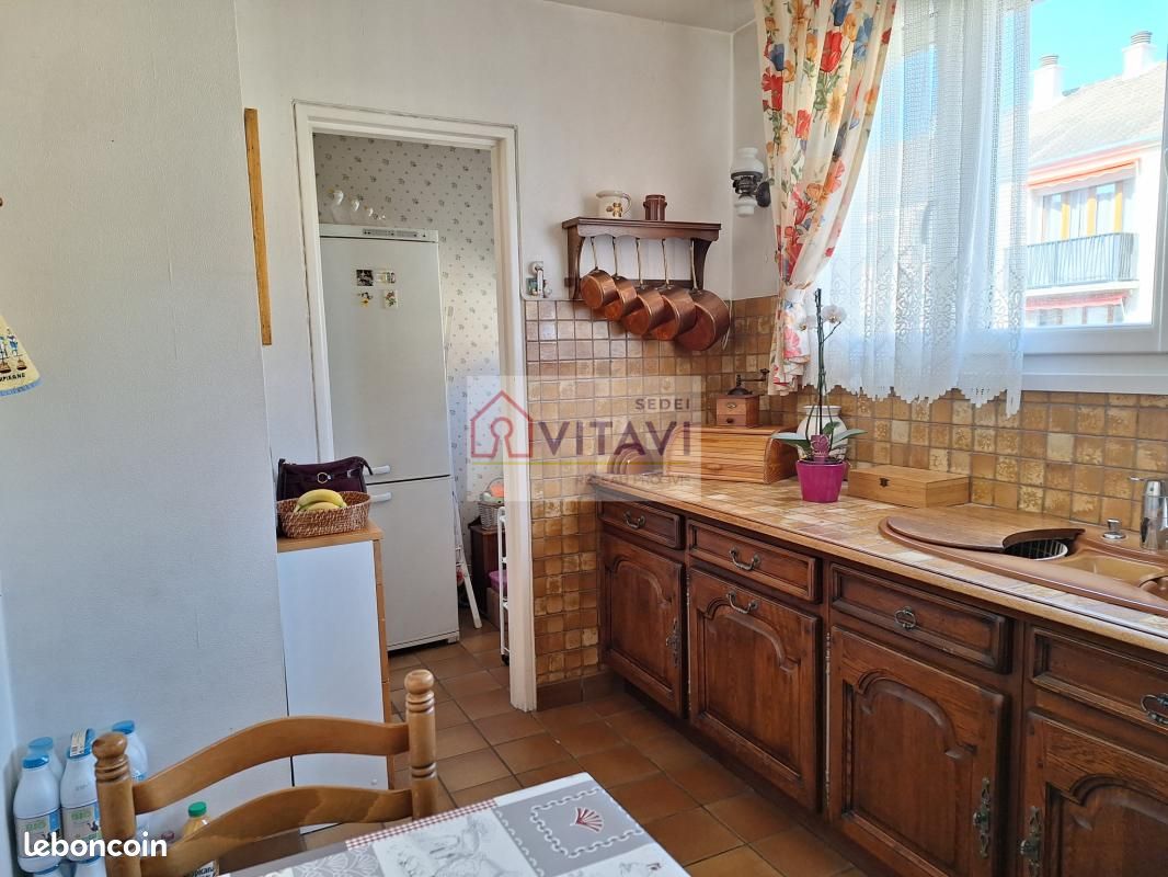 3 غرف نوم شقة في Margny-les-Compiegne, France رقم 226410