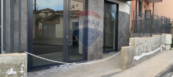 1غرفة عقار تجاري في Camporotondo Etneo, Italy رقم 55183 11