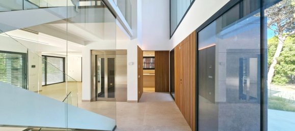 5 bedrooms House in Gava, Spain No. 73269 2