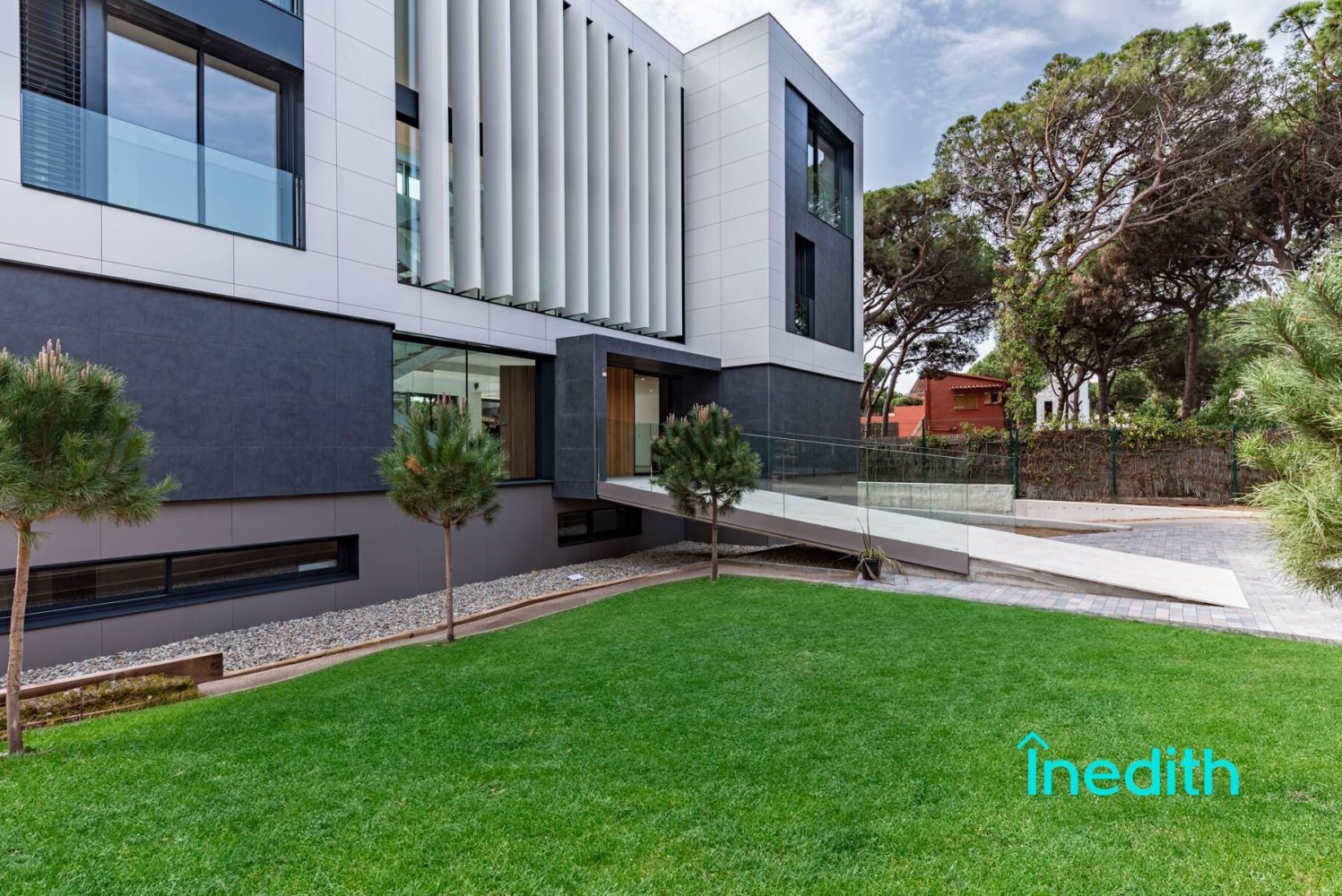 5 bedrooms House in Gava, Spain No. 73269