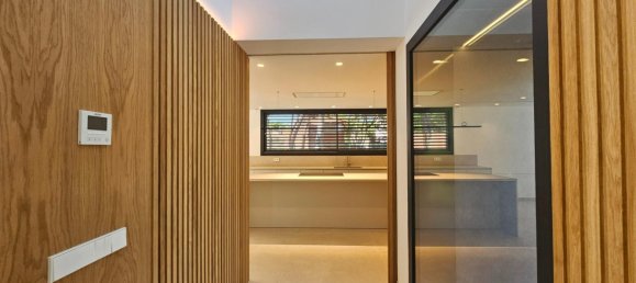 5 bedrooms House in Gava, Spain No. 73269 11