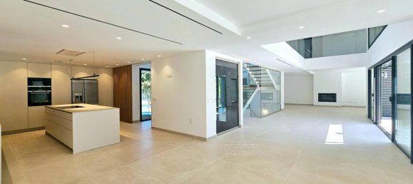 5 bedrooms House in Gava, Spain No. 73269 17