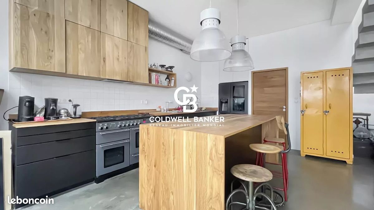 4 bedrooms Apartment in Seine-Saint-Denis, France No. 327102