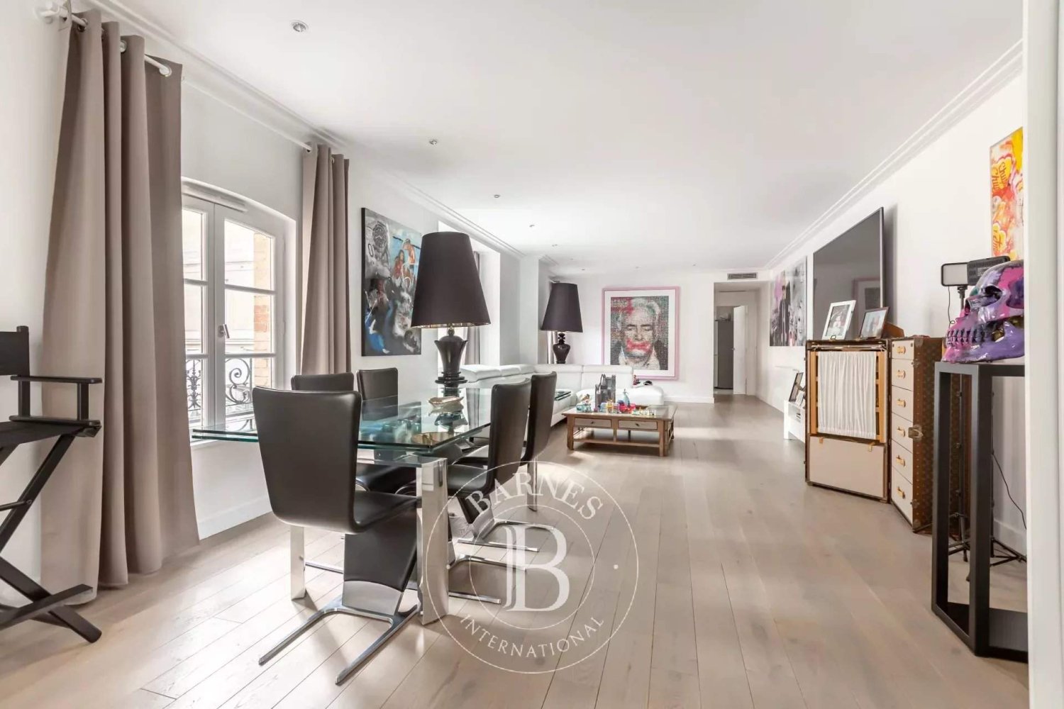 3 bedrooms Duplex in Paris, France No. 188356