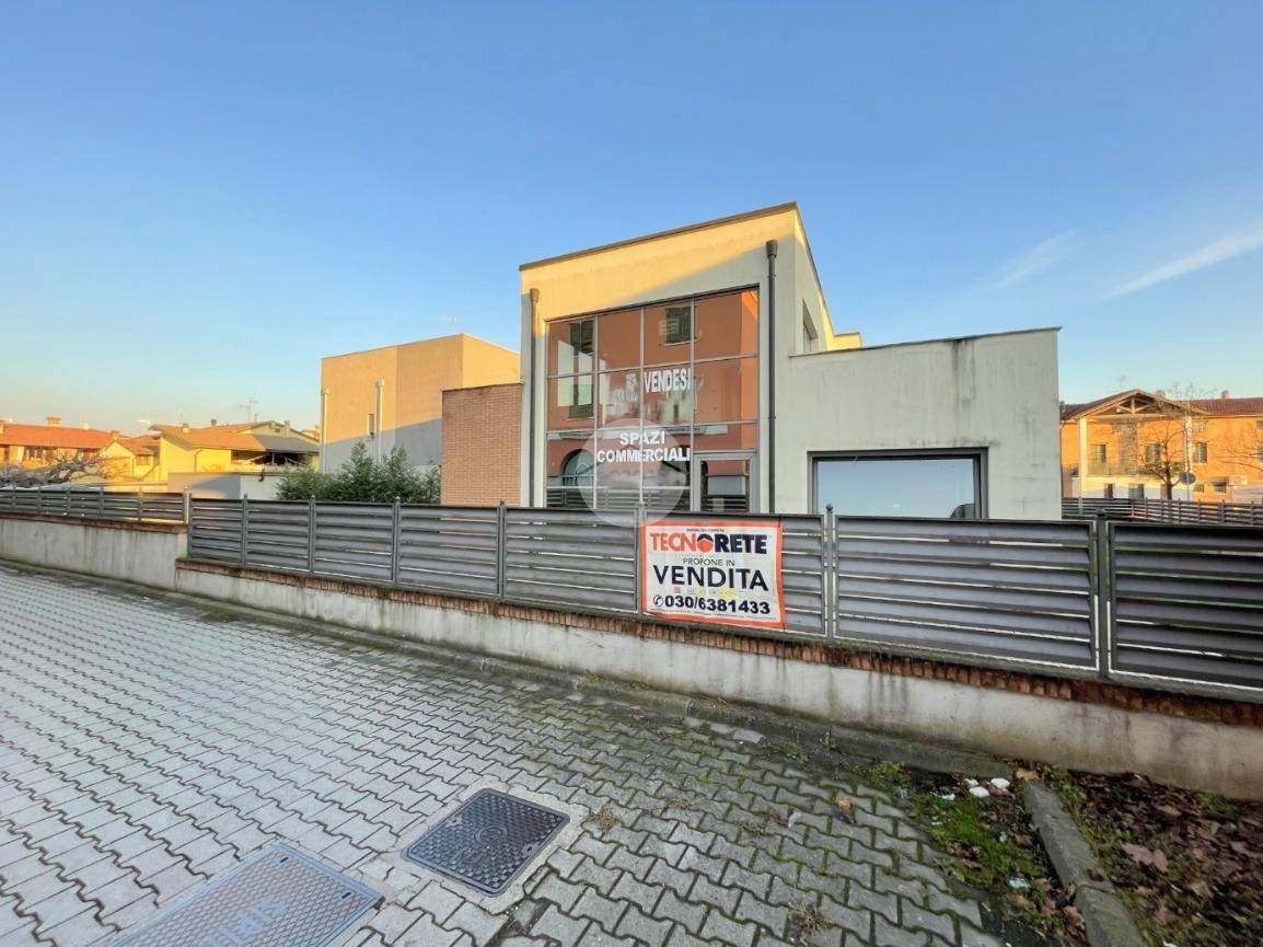 Oficina de 3 habitaciónes en Castel Mella, Italy No. 109609